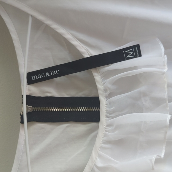 Mac & Jac Classic White Ruffle Front Blouse Medium Professional Chic - Picture 4 of 6